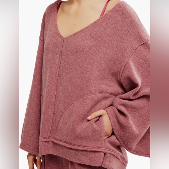 NWT FREE PEOPLE Day Off Fleece Pullover in Dusty Rose - Size M - Picture 3 of 5